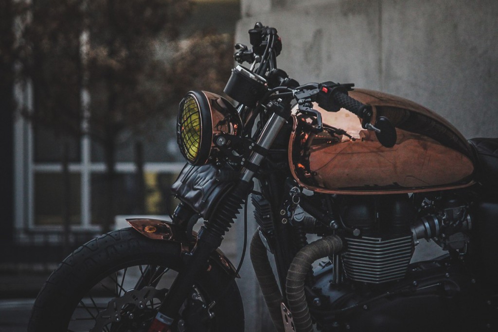 copper-triumph-bonneville-miss-moneypenny-07-1200x800