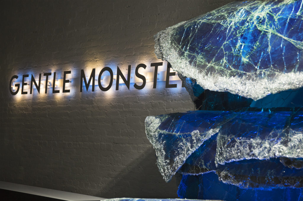 gentle-monster-grand-blue-installation-7